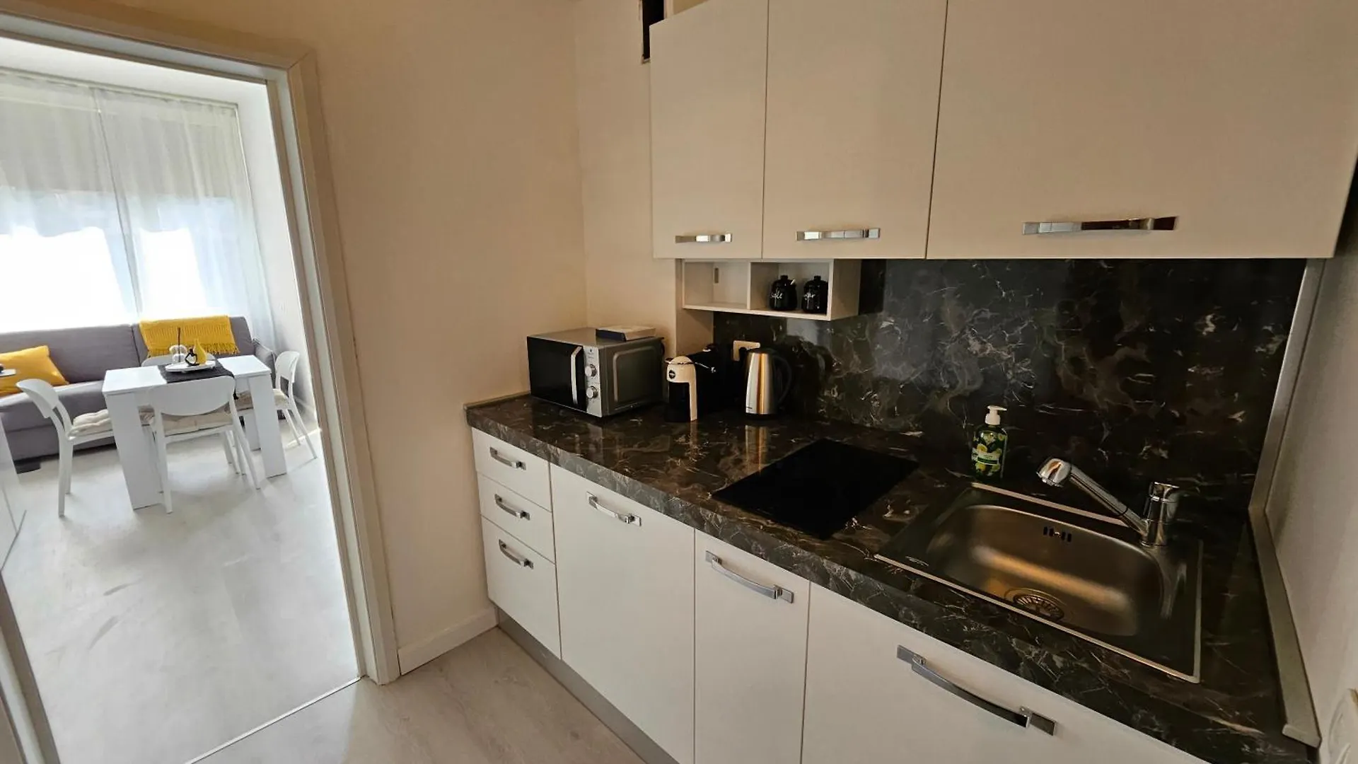 Dani'S Lakeside Apartment In Euroresidence Garda  0*, Garda (Verona)