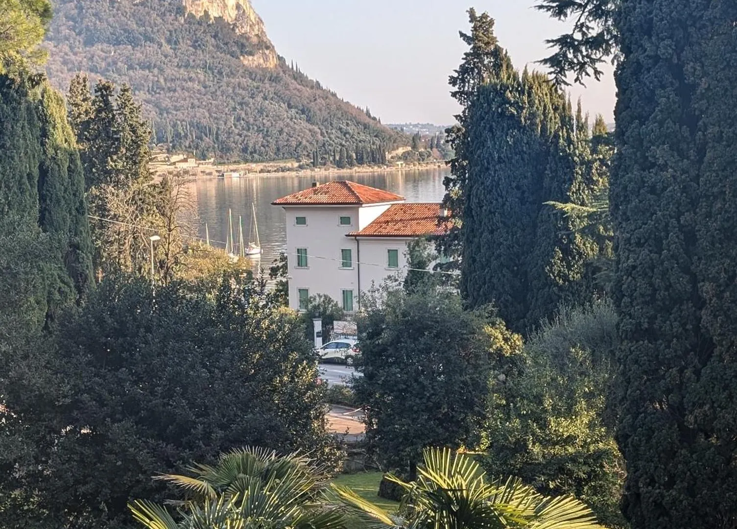 Dani'S Lakeside Apartment In Euroresidence Γκάρντα